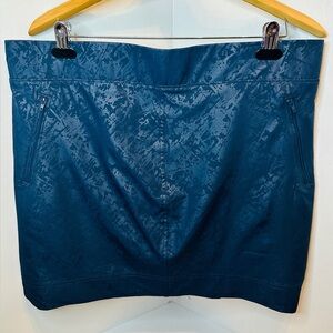 Women’s ORVIS Blue Travel Golf Embossed Skort in Shattered Glass Print Size XL